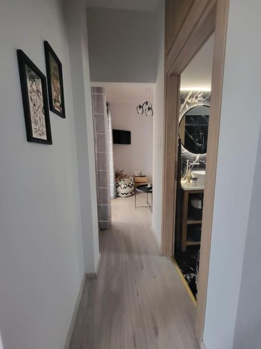 Under The Hill Apartment Athens Luaran gambar