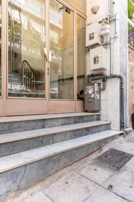 Under The Hill Apartment Athens Luaran gambar